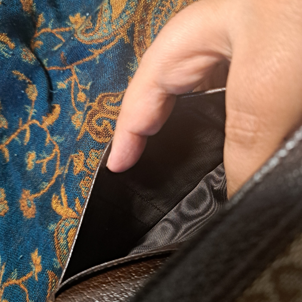 Gucci Brown Monogram Wallet - Picture 10 of 17